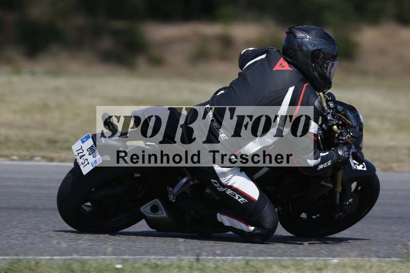 /Archiv-2023/28 05.06.2023 Moto Club Anneau du Rhin/vert-medium/31-1